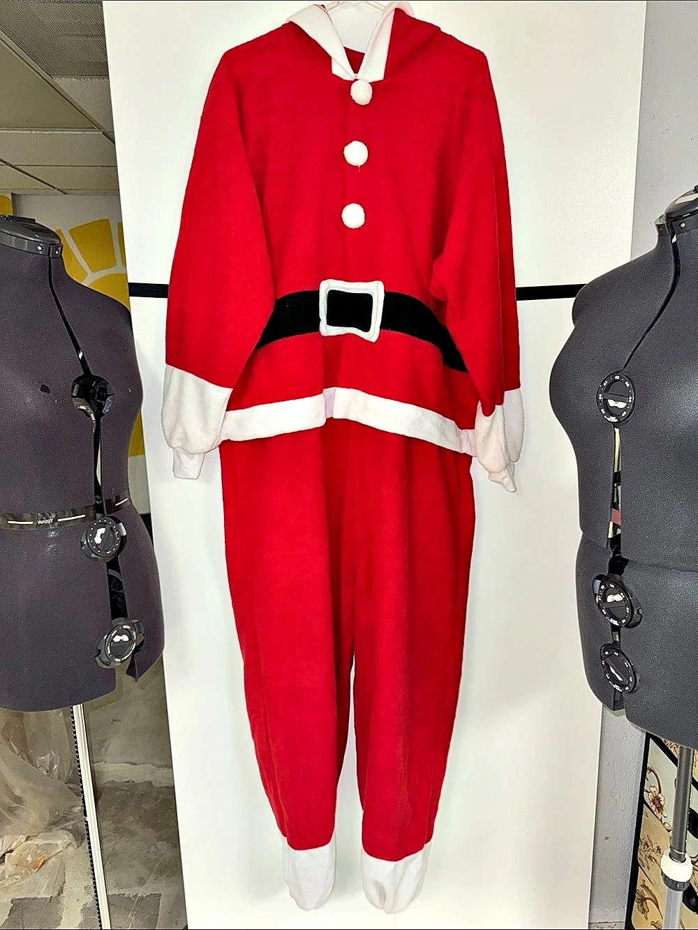 Newcosplay Santa Claus costume Santa Costume Red White XL Like New